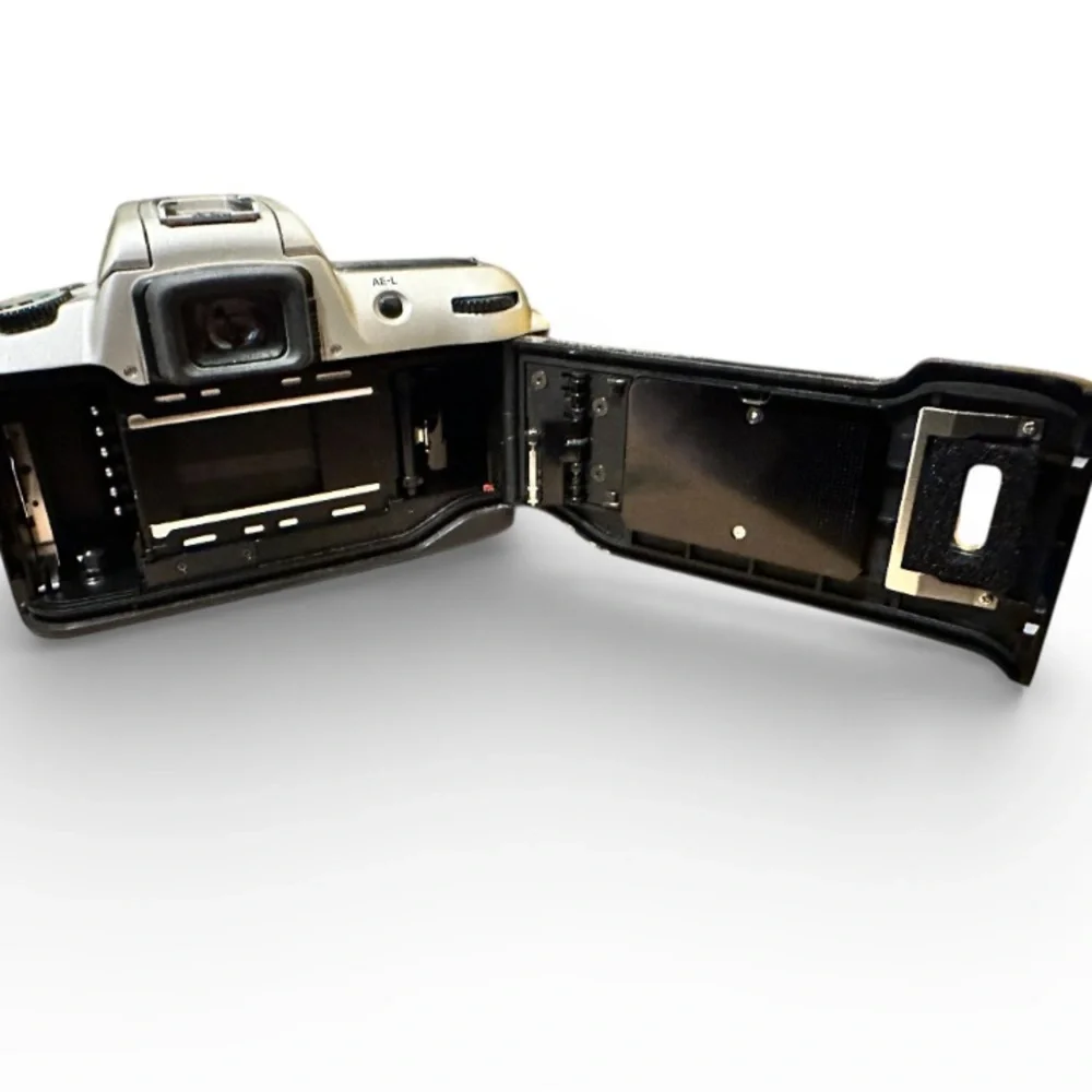 Nikon N60 52mm Tiffen zoom lens